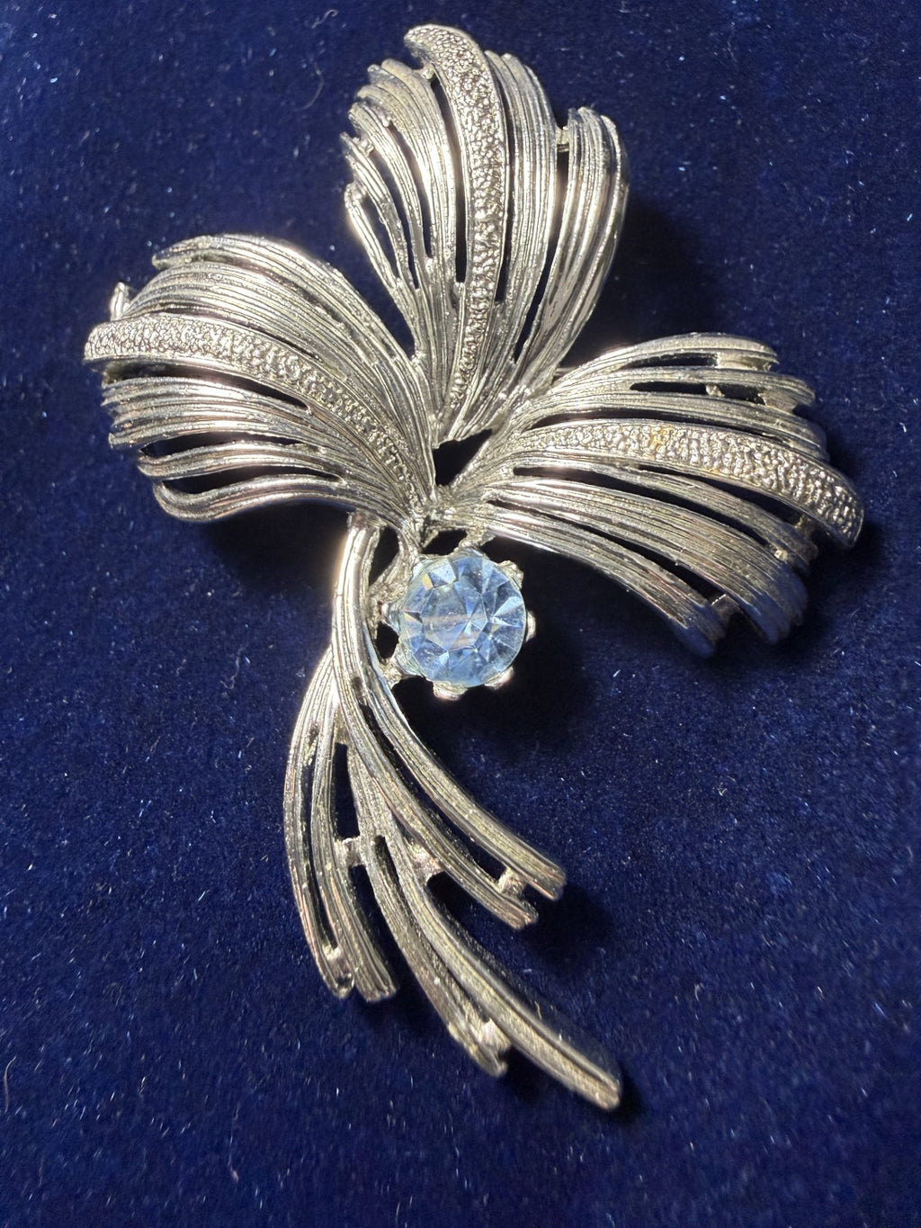 Emmons Vintage Silver-Tone Brushed Ribbon Spray Brooch – Blue Rhinestone Dangle, Signed