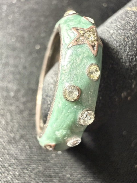 Mint green enamel rhinestone starfish ring - side view showing starfish motif