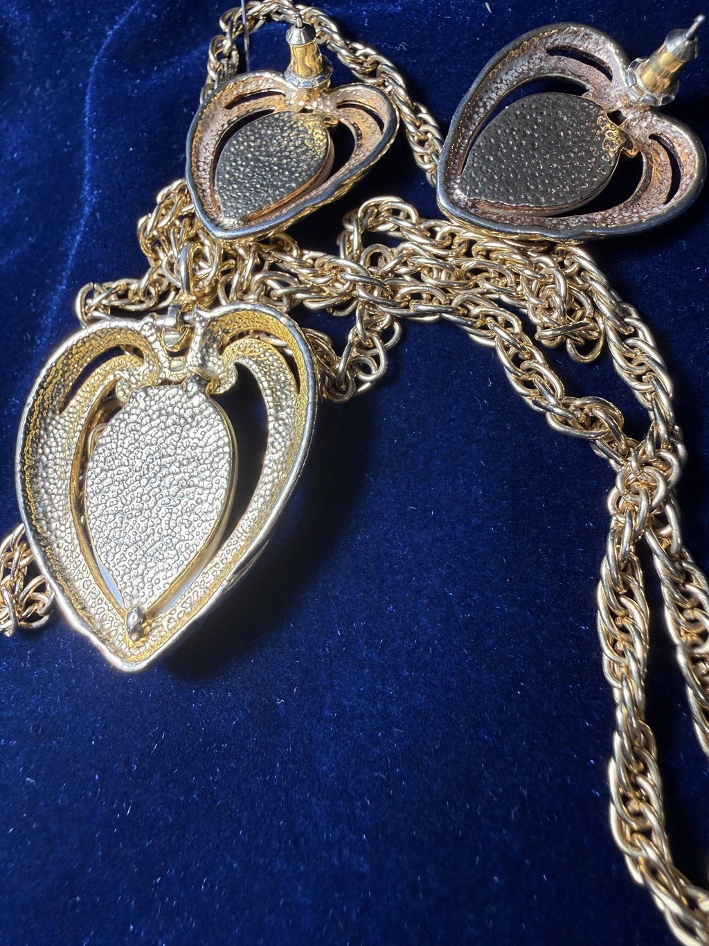 Vintage Gold-Tone Open Heart Pendant Necklace & Earring Set – Cream Opalescent Cabochon, 3-Piece