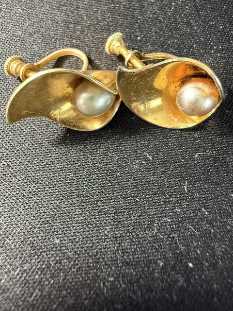 Antique brass calla lily screw-back earrings front view with faux pearl bead